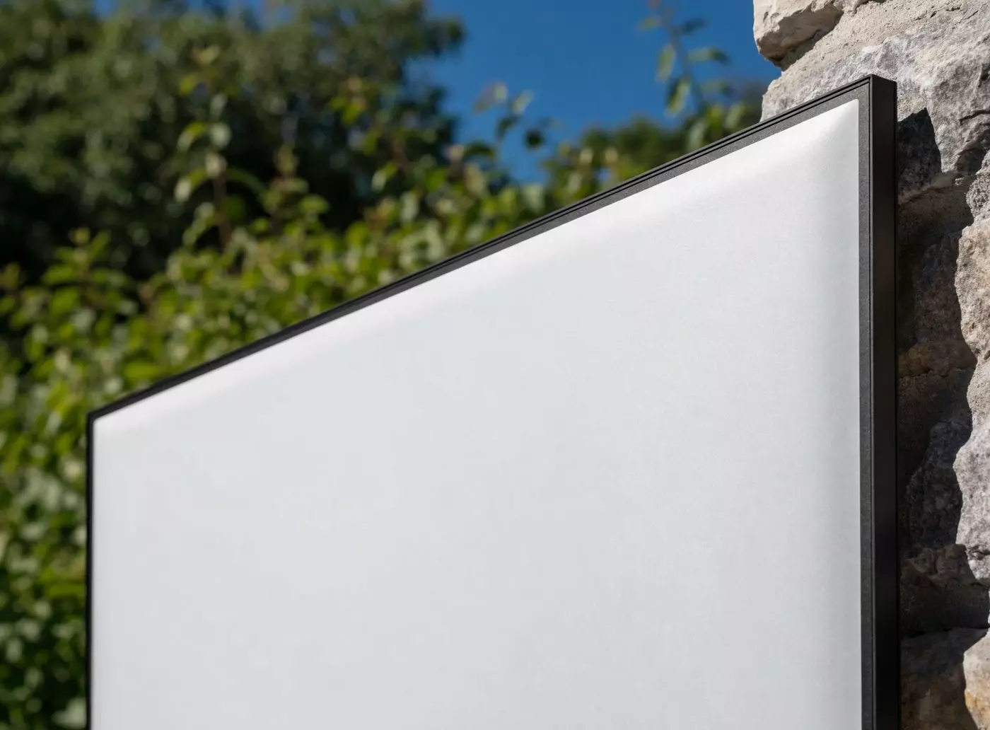 Écran E-PAPER à encre numérique lisible en plein soleil en extérieur
