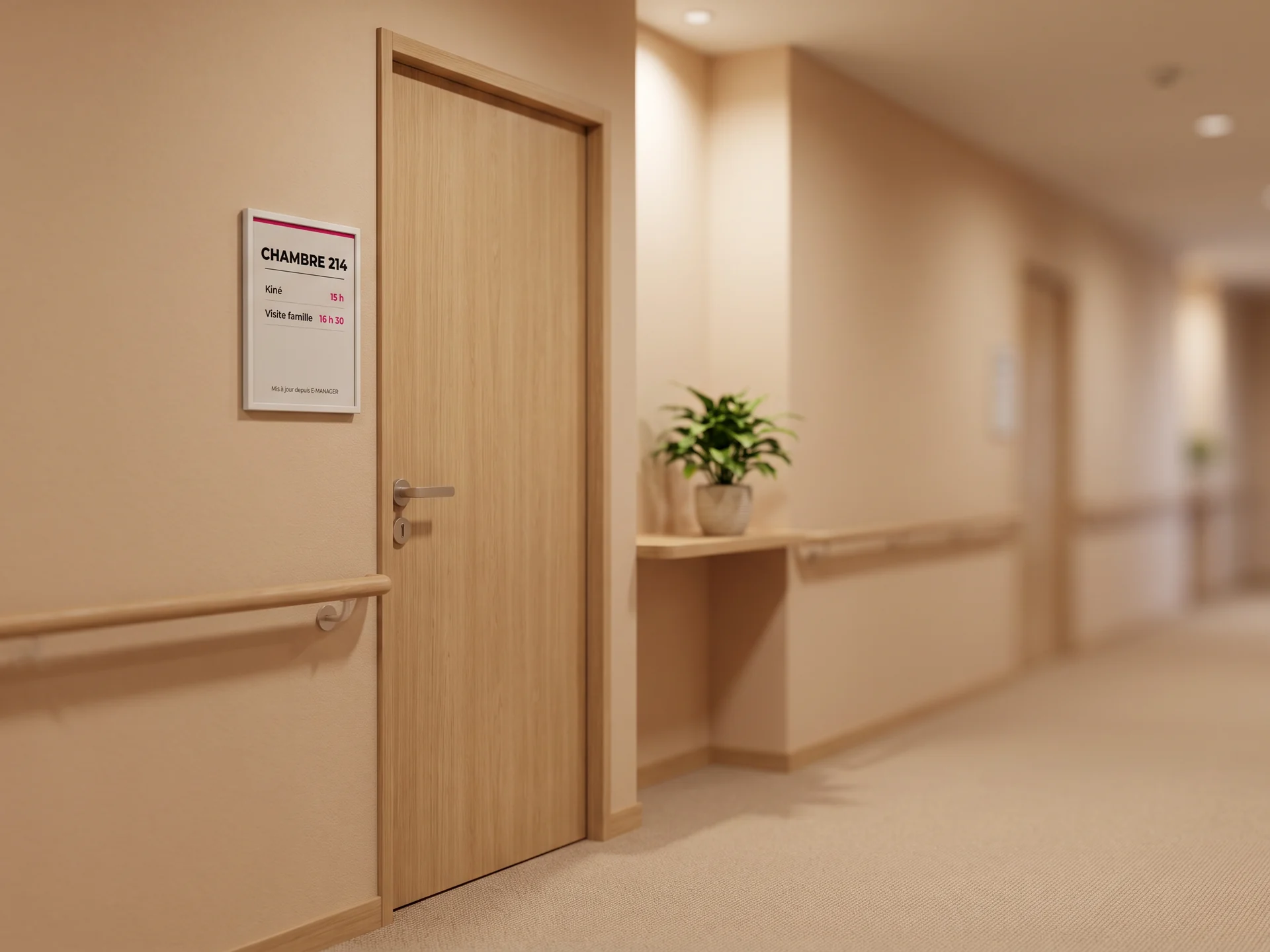 Dalle e-paper à la porte d’une chambre dans un établissement pour personnes âgées, indiquant le numéro de chambre et les rendez-vous du jour